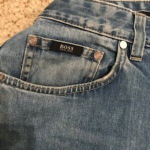 BOSS Jeans 35 Waist 32 Length